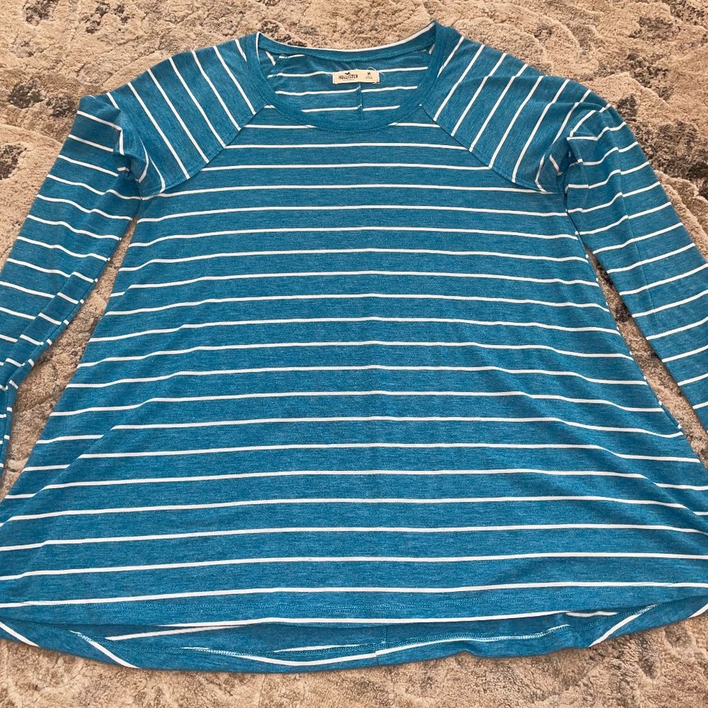 Hollister Long Sleeve T-shirt